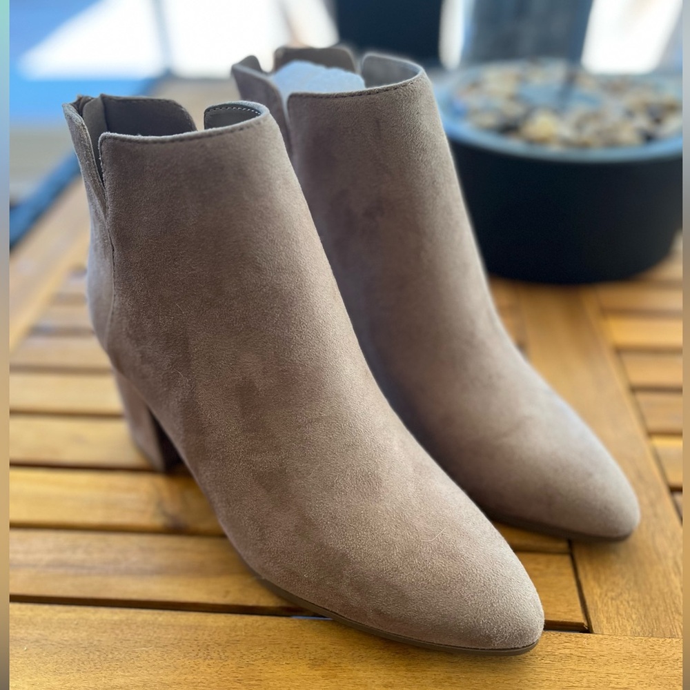 ANKLE BOOTIES - NEVER WORN